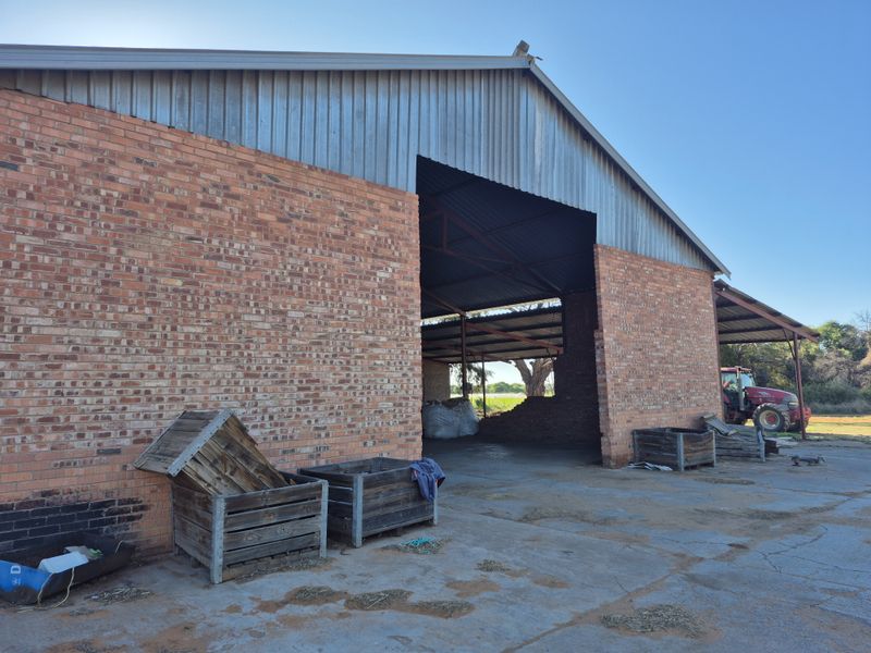 Riverside Property on the Vaal – Spacious Home, Solar Power & Exceptional Lifestyle Opportunity - Photo 3