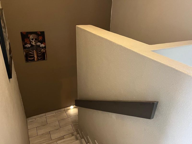 Neat, Spacious 3 Bedroom Duplex with Private Garden - Photo 6