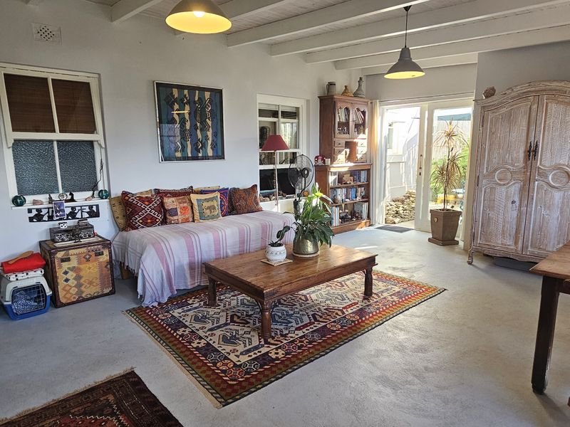 Exclusive Hidden Sanctuary on the Edge of Town - Photo 3