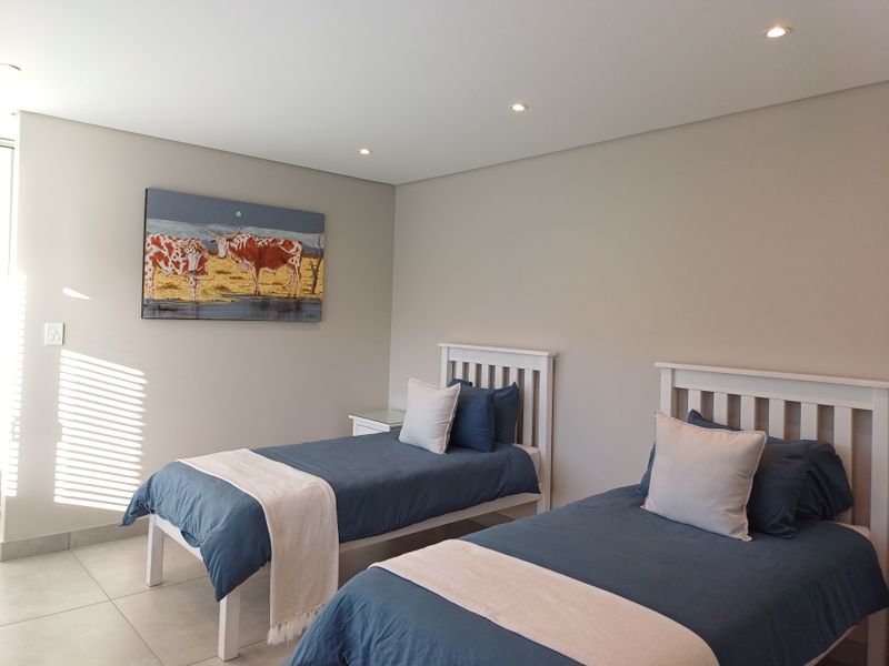 Luxury beachfront living with uninterrupted ocean views - Photo 2