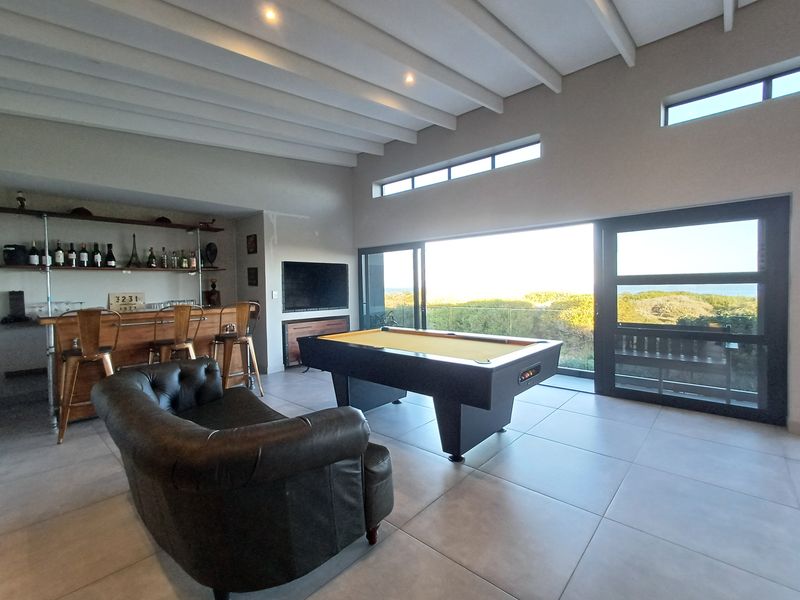 Luxury beachfront living with uninterrupted ocean views - Photo 8