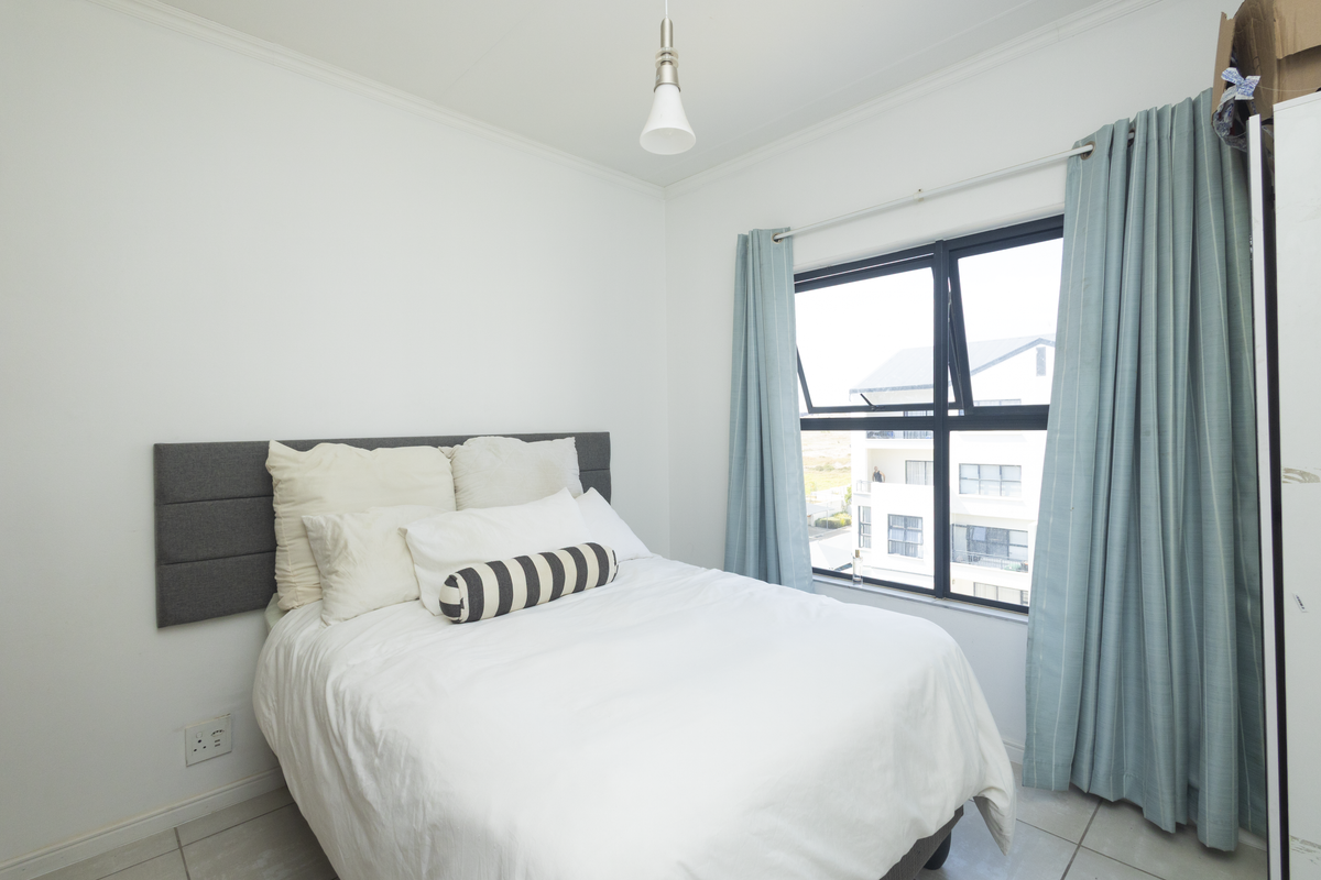 Modern 1-Bedroom Apartment in the Popular De Zicht Lifestyle Estate - Photo 5