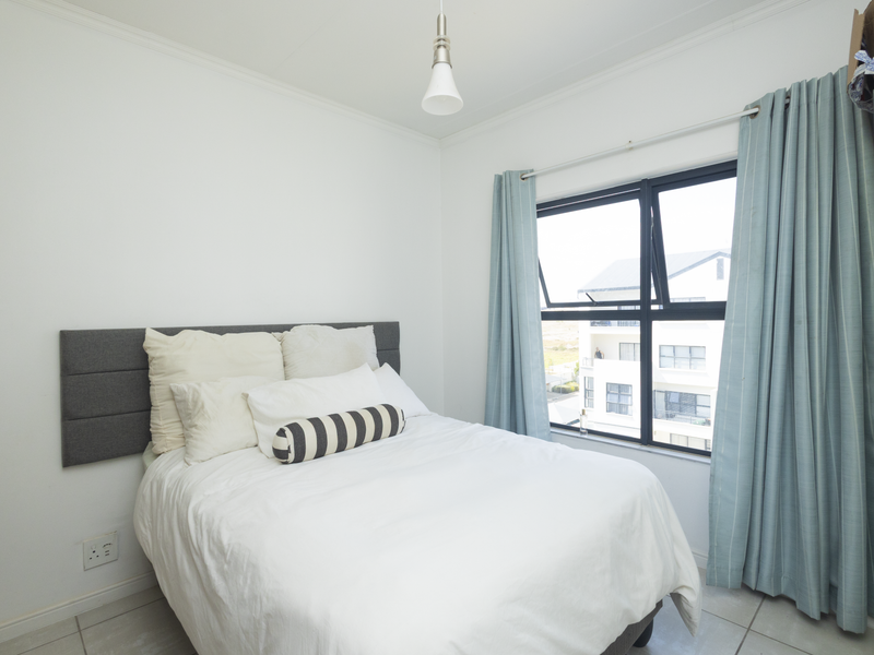 Modern 1-Bedroom Apartment in the Popular De Zicht Lifestyle Estate - Photo 5