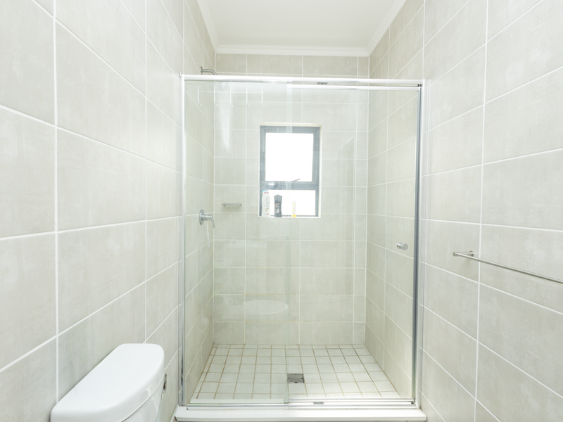 Modern 1-Bedroom Apartment in the Popular De Zicht Lifestyle Estate - Photo 10