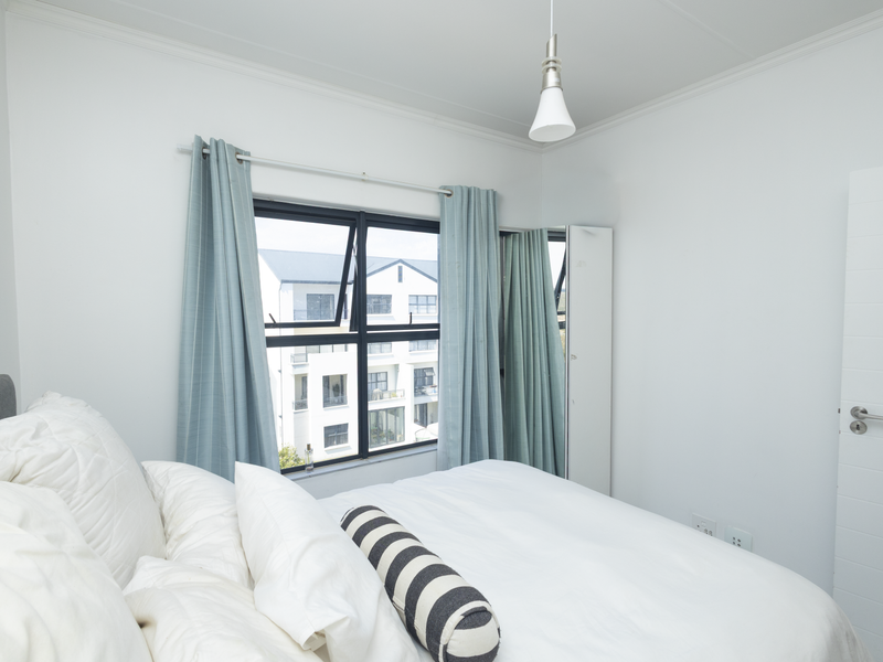 Modern 1-Bedroom Apartment in the Popular De Zicht Lifestyle Estate - Photo 6