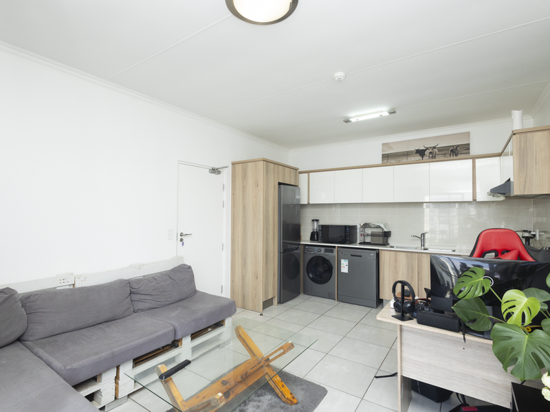 Modern 1-Bedroom Apartment in the Popular De Zicht Lifestyle Estate - Photo 4