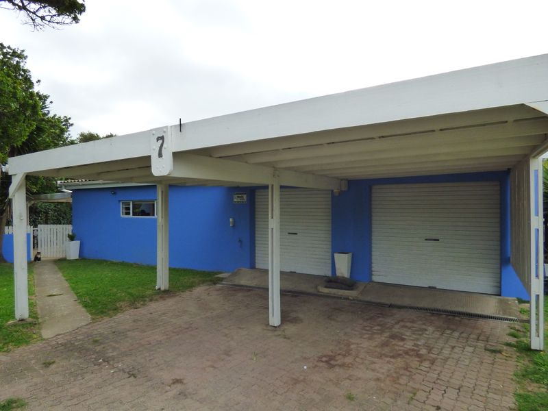 Spacious Family Living With Extras in Lambert Road, Port Alfred - Photo 3