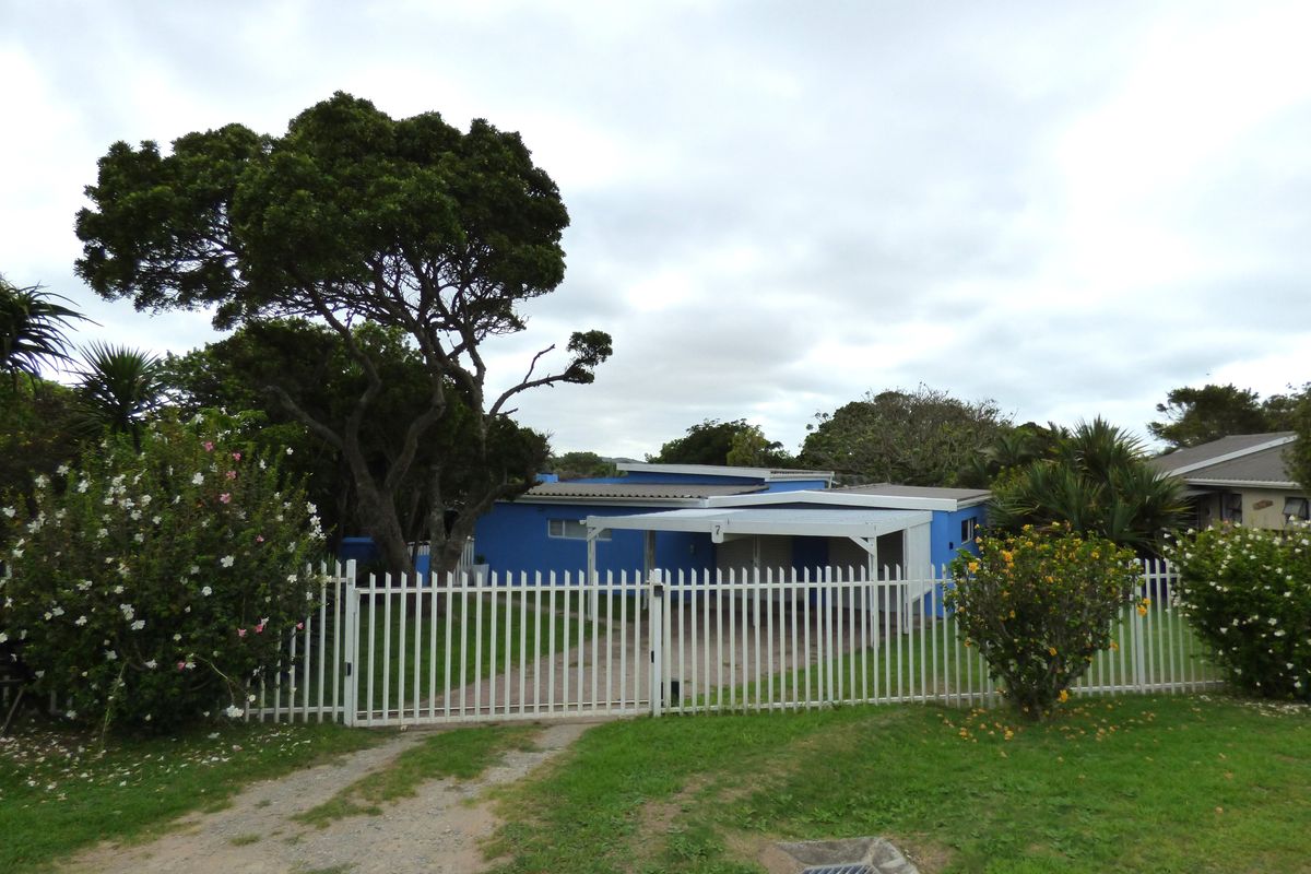 Spacious Family Living With Extras in Lambert Road, Port Alfred - Photo 2