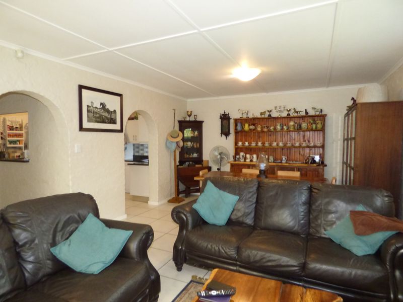 Spacious Family Living With Extras in Lambert Road, Port Alfred - Photo 9