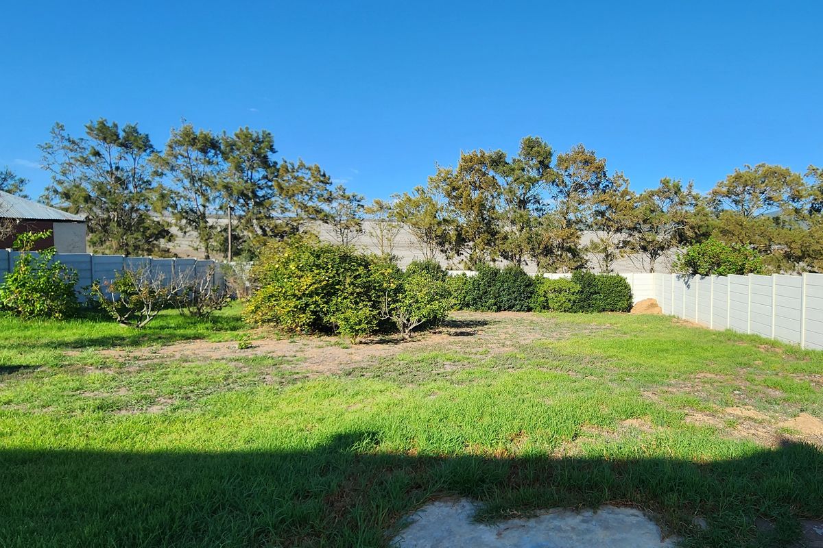Charming 2-Bedroom Home with Flatlet on Spacious Stand in Napier - Photo 3