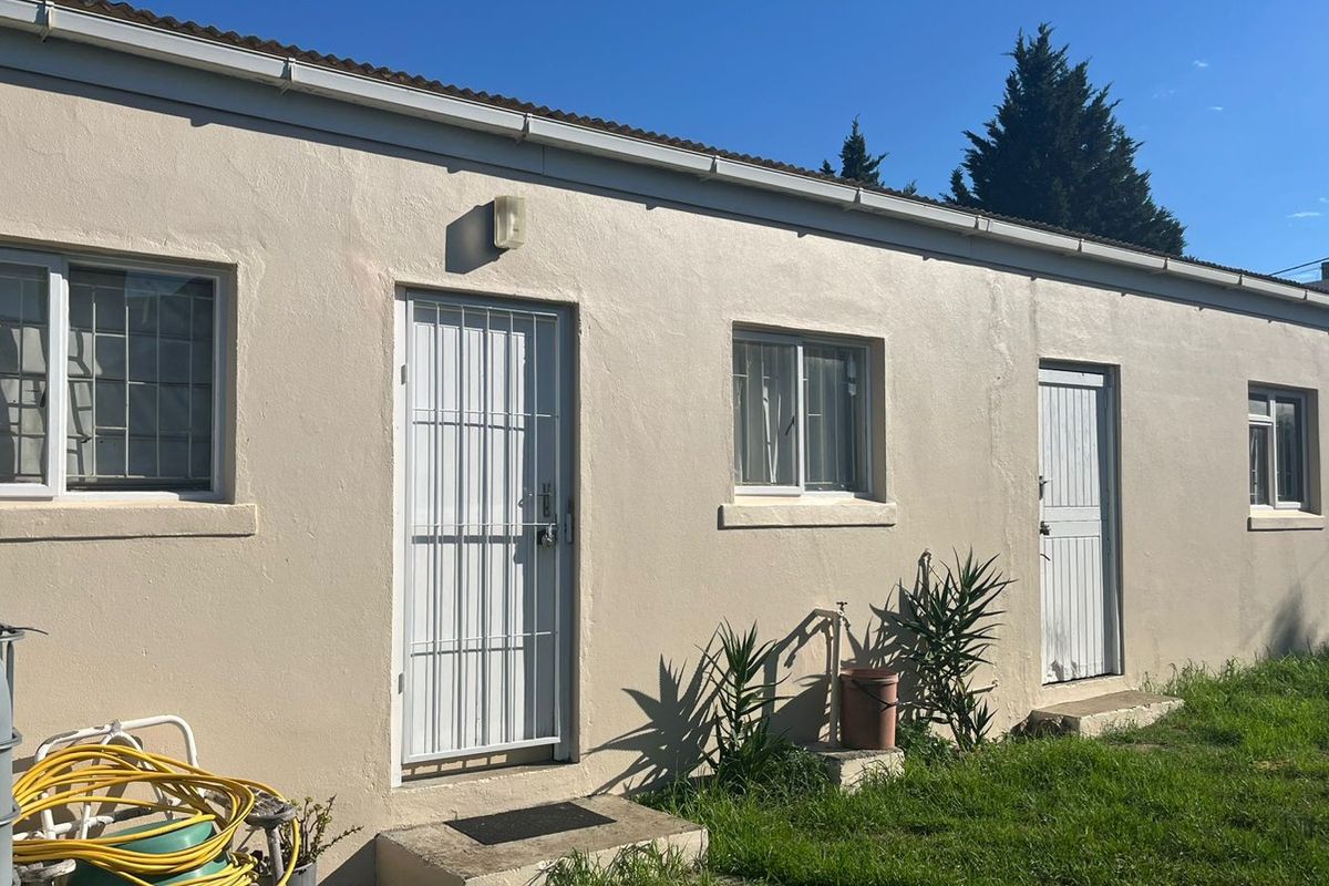 Charming 2-Bedroom Home with Flatlet on Spacious Stand in Napier - Photo 2