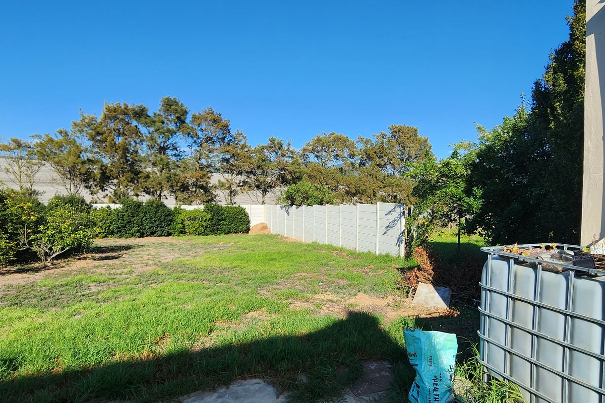 Charming 2-Bedroom Home with Flatlet on Spacious Stand in Napier - Photo 4
