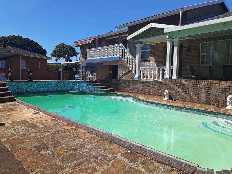 4 Bedroom House For Sale in Amanzimtoti - Photo 3