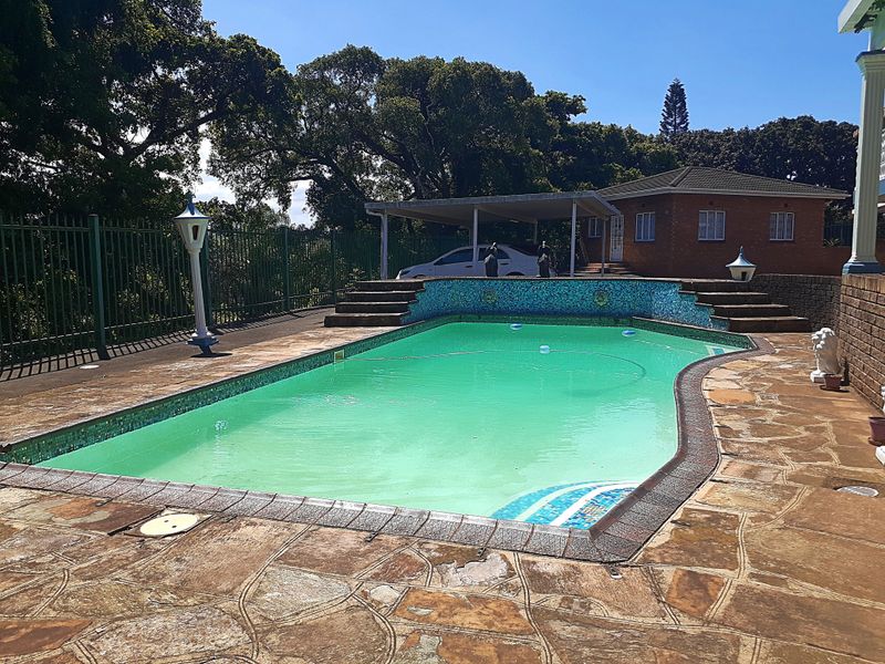 4 Bedroom House For Sale in Amanzimtoti - Photo 4