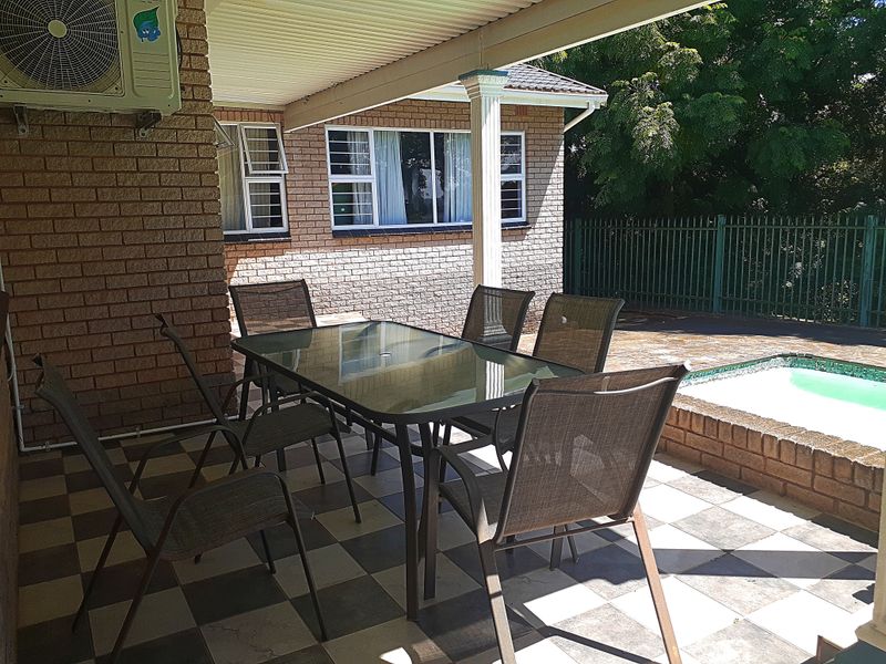 4 Bedroom House For Sale in Amanzimtoti - Photo 5