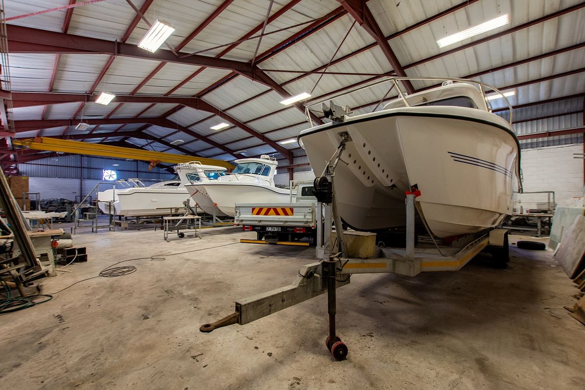 Industrial Warehouse - Photo 4