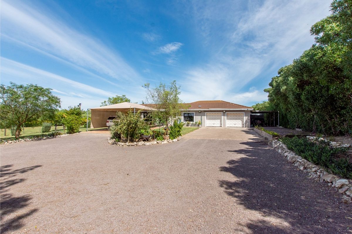 Industrial Warehouse and 4 Bedroom House - Photo 2