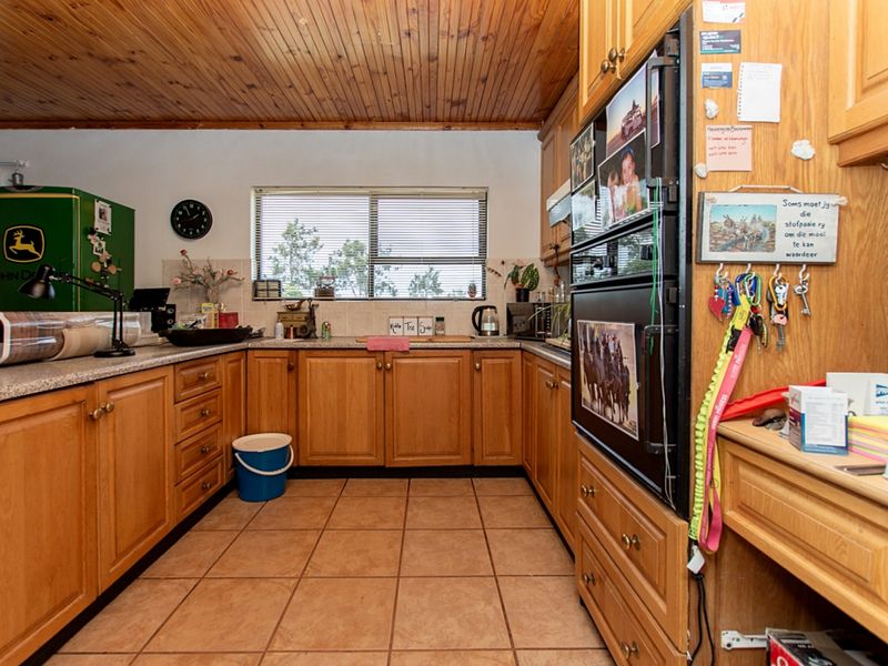 Industrial Warehouse and 4 Bedroom House - Photo 10