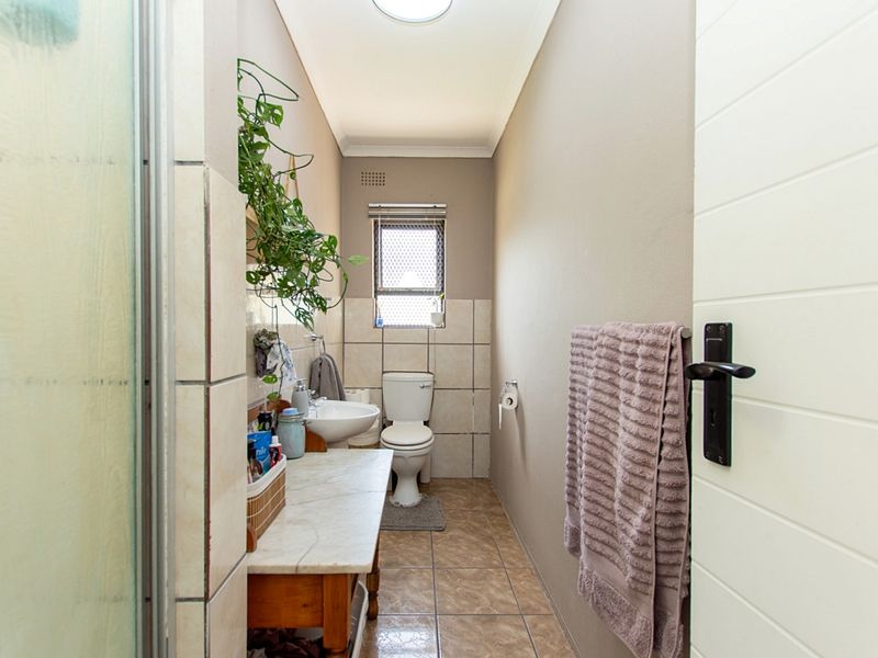 Industrial Warehouse and 4 Bedroom House - Photo 7