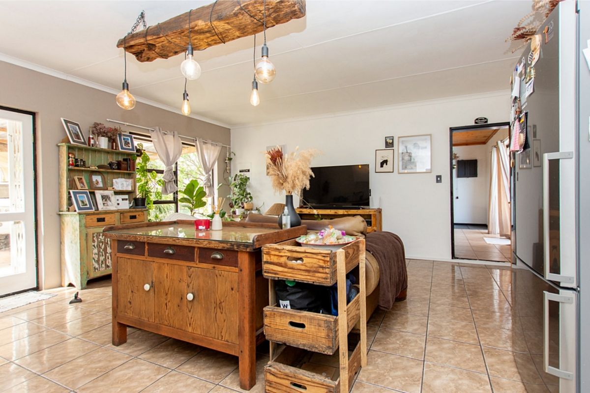 Industrial Warehouse and 4 Bedroom House - Photo 3