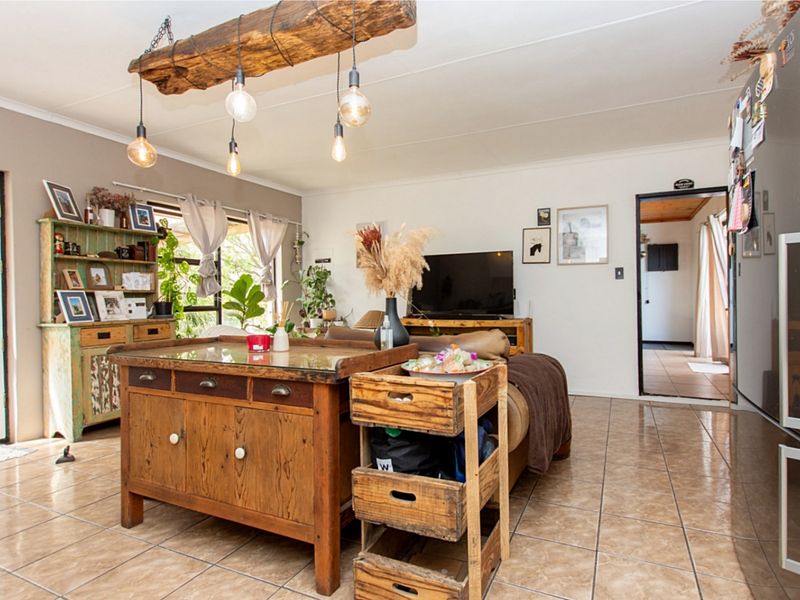 Industrial Warehouse and 4 Bedroom House - Photo 3