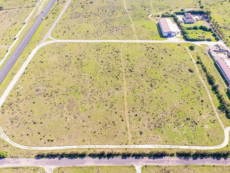 Industrial Warehouse and Steelworks Facility on 5 Hectares in Strategic Logistics Corridor - Photo 3