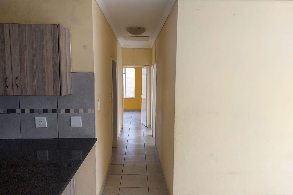 3 Bedroom House in Waterkloof Hills Estate for Sale. - Photo 4