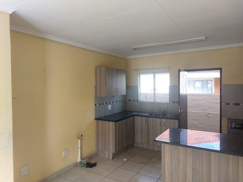 3 Bedroom House in Waterkloof Hills Estate for Sale. - Photo 2