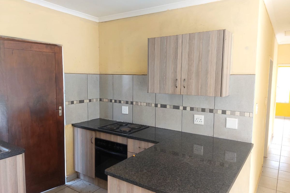 3 Bedroom House in Waterkloof Hills Estate for Sale. - Photo 3