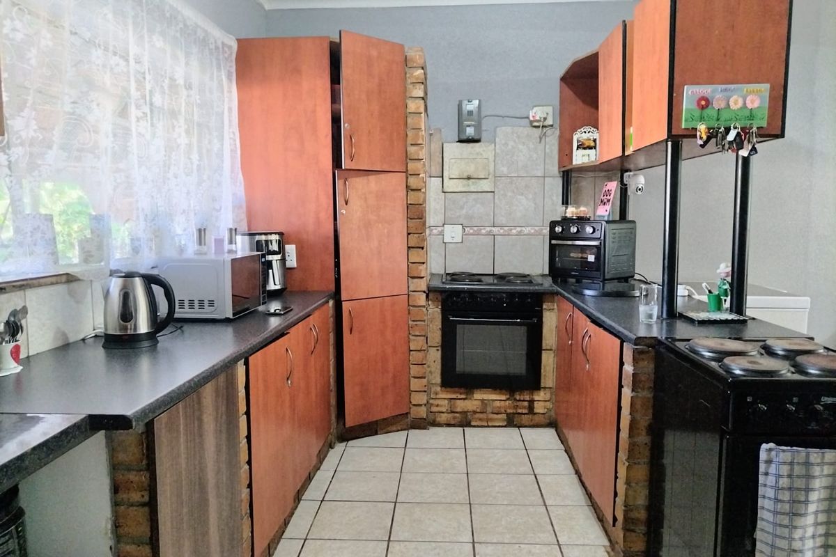 3 Bedroom house for sale in Oos-Einde - Photo 3