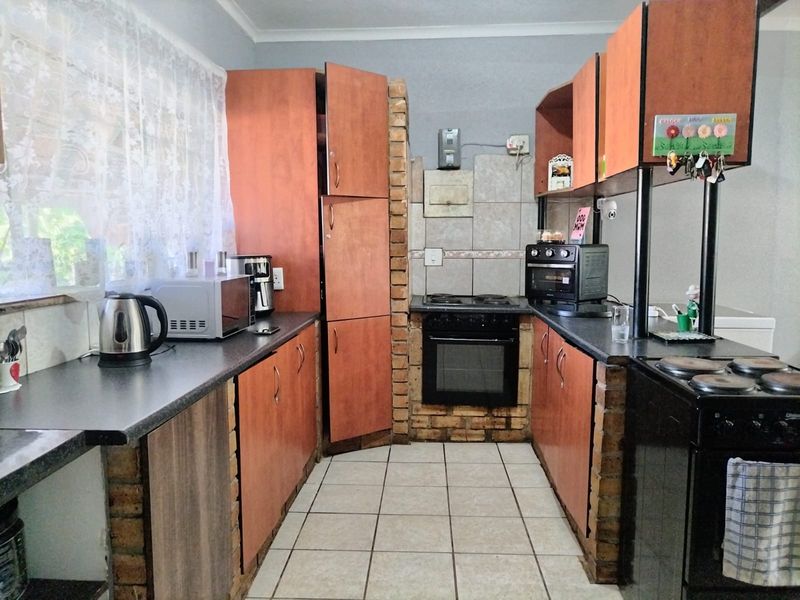 3 Bedroom house for sale in Oos-Einde - Photo 3