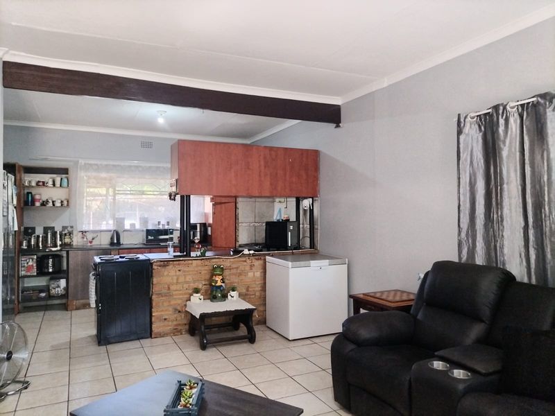 3 Bedroom house for sale in Oos-Einde - Photo 4