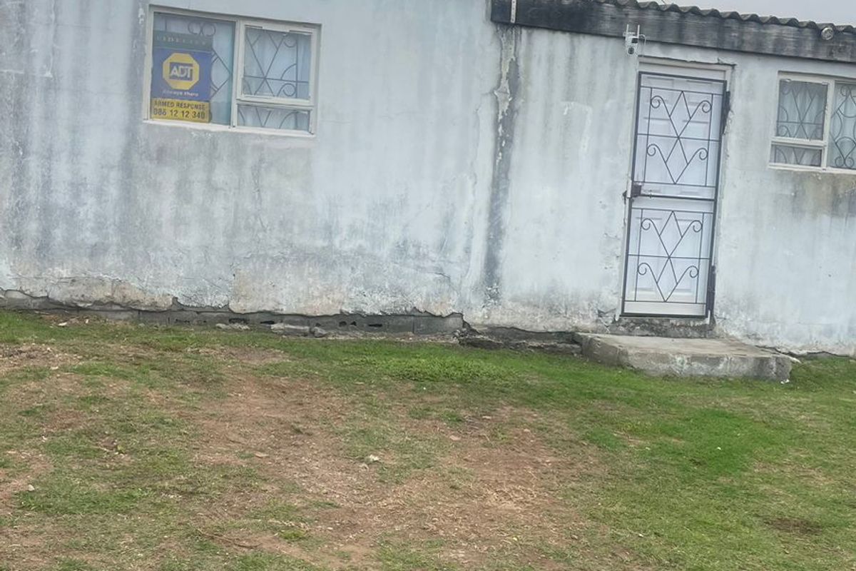 House For Sale In Mossel Bay - Photo 2