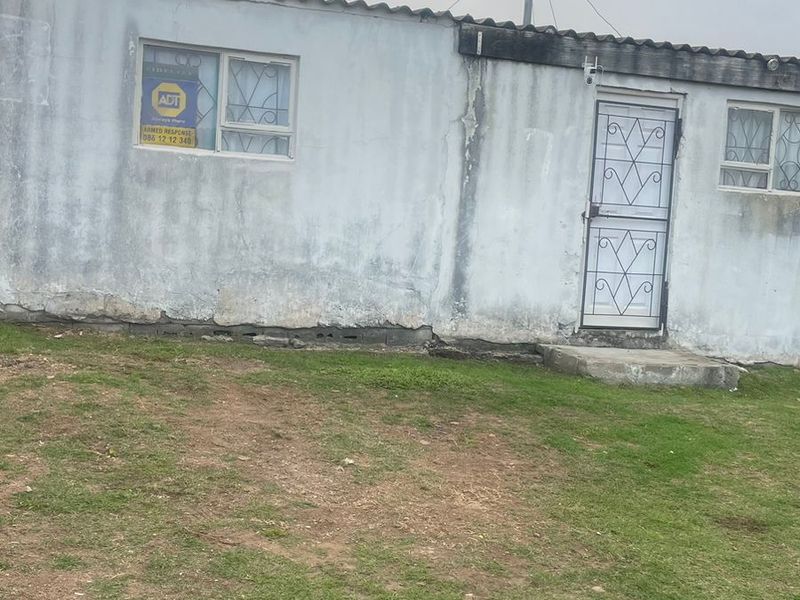 House For Sale In Mossel Bay - Photo 2