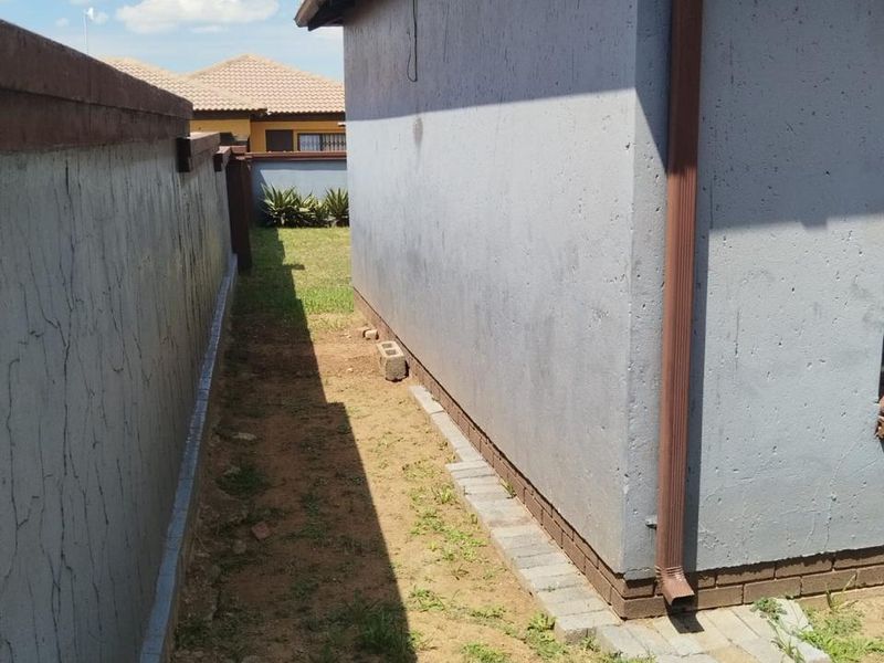 Charming 3-bedroom home in Sharon Park, Nigel – perfect for families seeking comfort - Photo 3