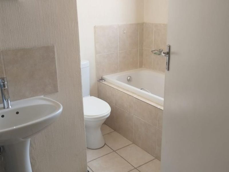 Charming 3-bedroom home in Sharon Park, Nigel – perfect for families seeking comfort - Photo 9