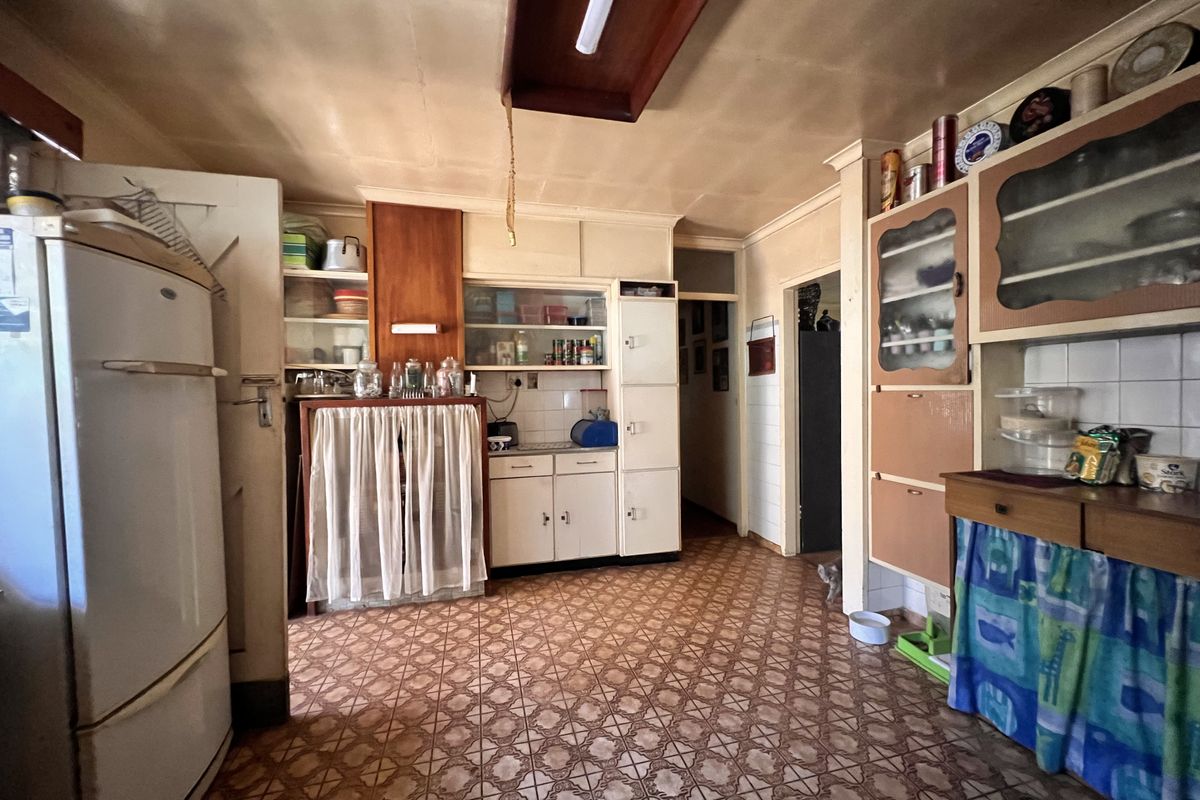 Priced to Please! - Photo 4