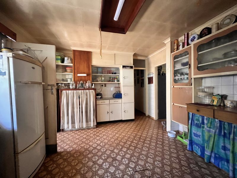 Priced to Please! - Photo 4