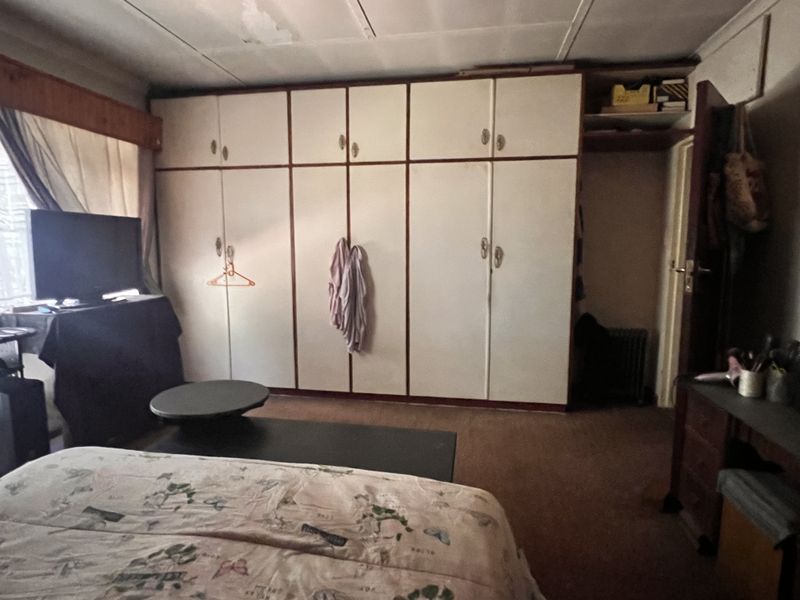 Priced to Please! - Photo 10