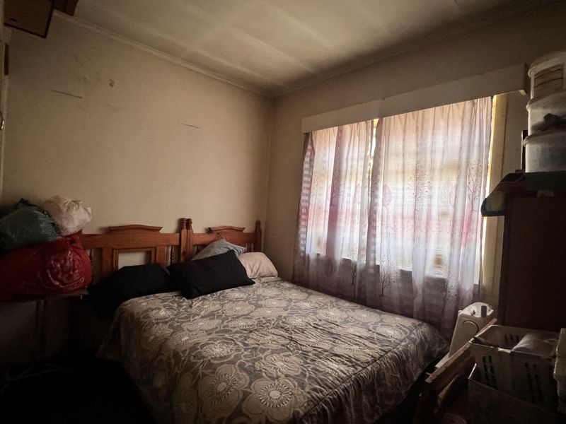 Priced to Please! - Photo 8