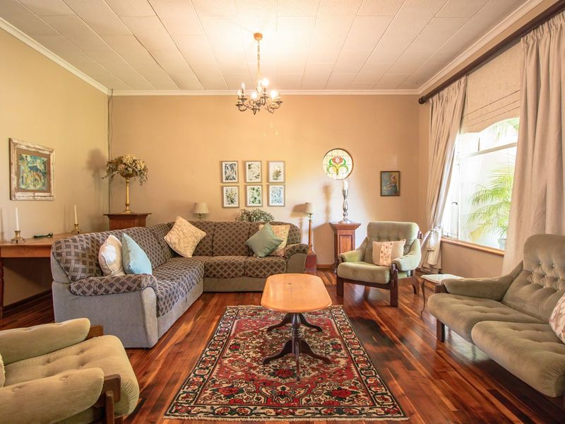 Charming Family Home in Cradock East - Photo 9