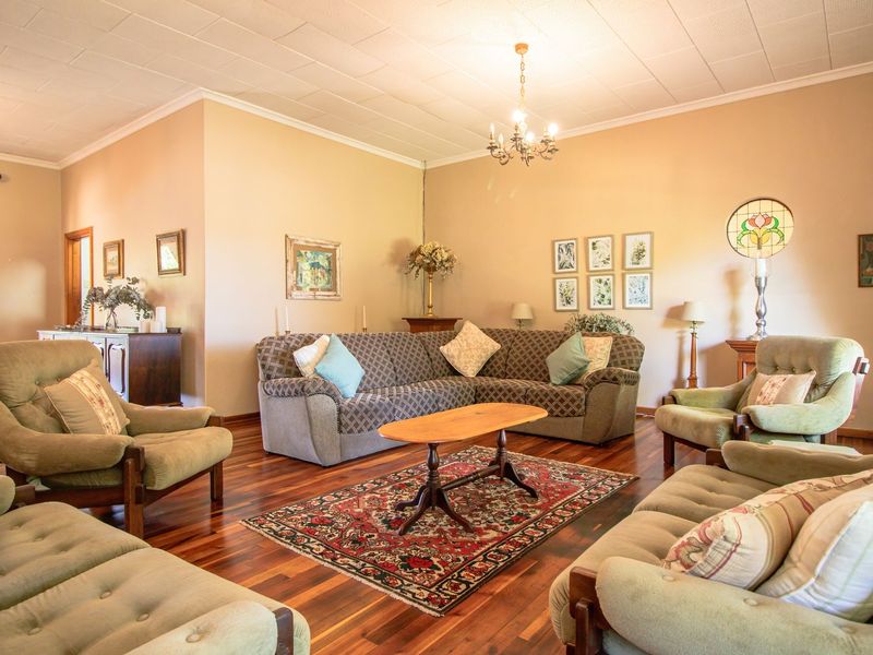 Charming Family Home in Cradock East - Photo 10