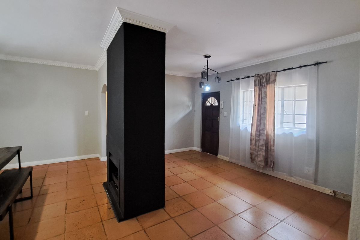 Luxury 3Bed 2Bath Double Garage Secure Family Home With Sparking Pool in Randpark Ridge - Photo 5