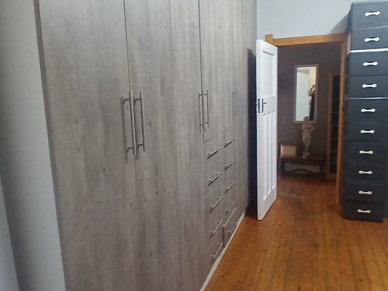 Versatile Family Home with Flatlet & Incredible Income Potential - Photo 9