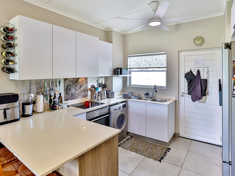 Stunning 3-bedroom apartment for sale in Manor Estates, Ballito—your dream coastal living awaits! - Photo 6