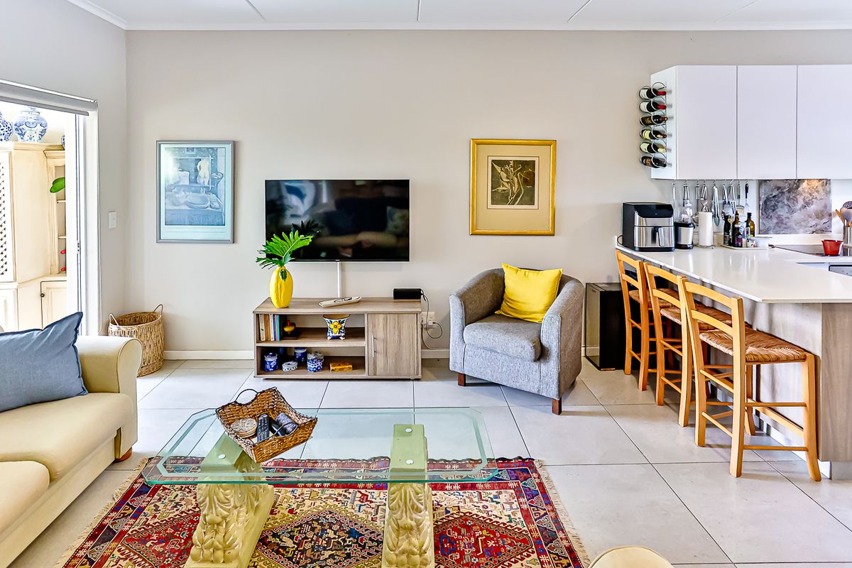 Stunning 3-bedroom apartment for sale in Manor Estates, Ballito—your dream coastal living awaits! - Photo 4