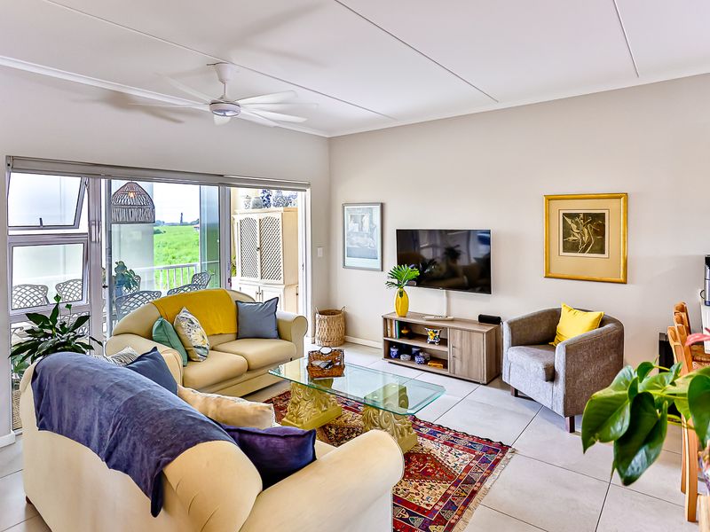 Stunning 3-bedroom apartment for sale in Manor Estates, Ballito—your dream coastal living awaits! - Photo 2