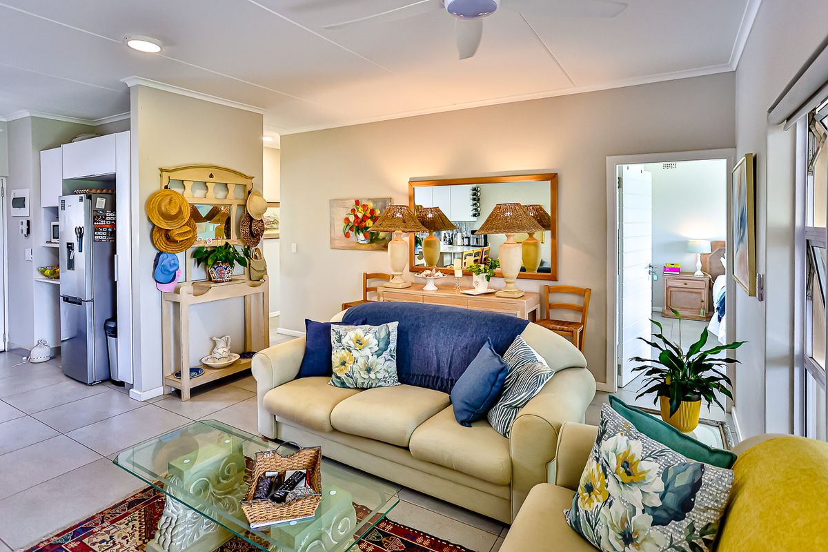 Stunning 3-bedroom apartment for sale in Manor Estates, Ballito—your dream coastal living awaits! - Photo 5