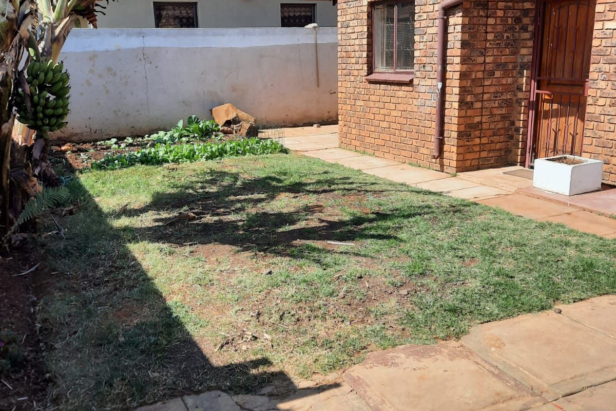 Ideal family home near School. - Photo 3