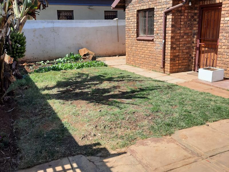 Ideal family home near School. - Photo 3